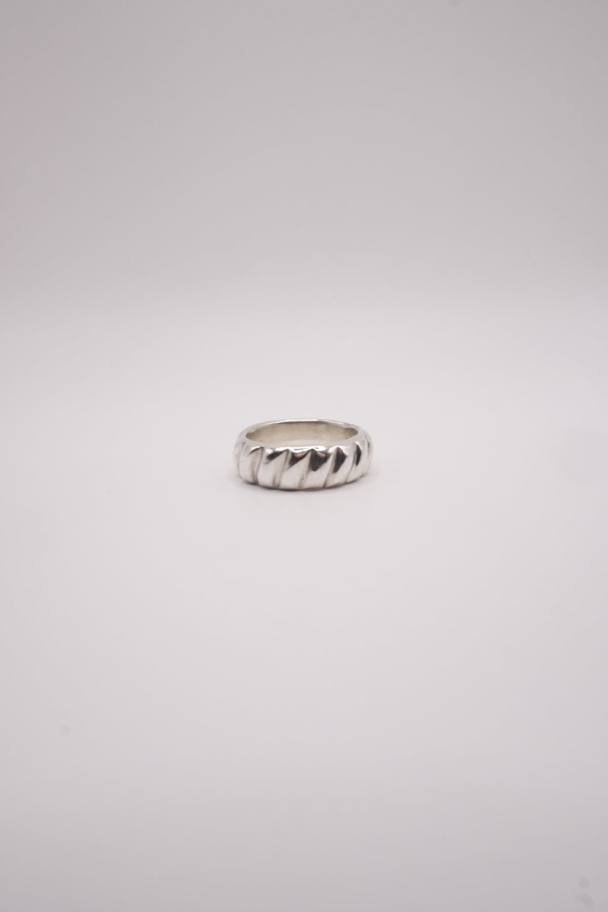 Chunky twisted ring