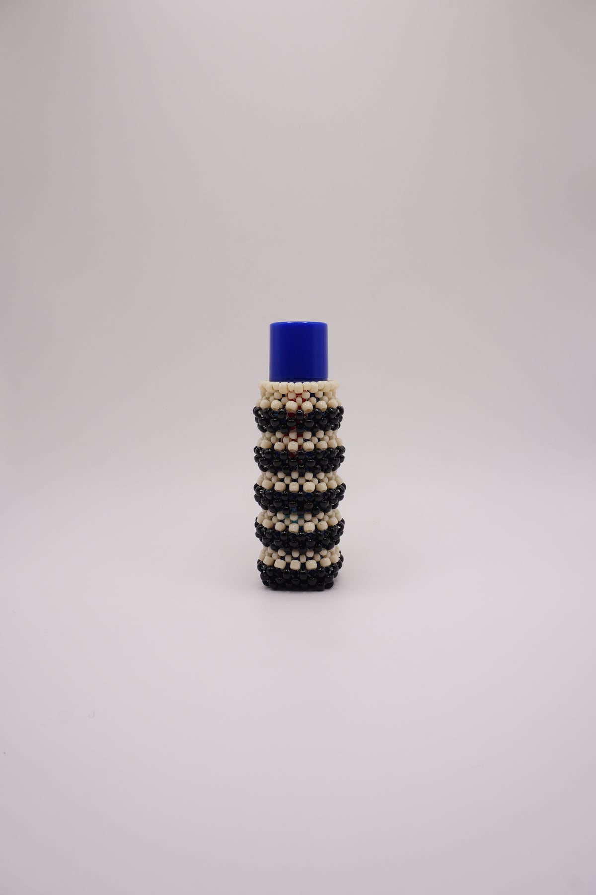 Small Lipstick holder (Black, Off white)